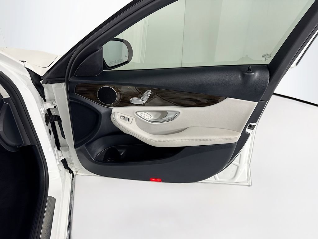 Used 2018 Mercedes-Benz C 300 Sedan image 25