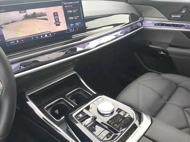 Used 2025 BMW 740i xDrive w/ Premium Package image 15