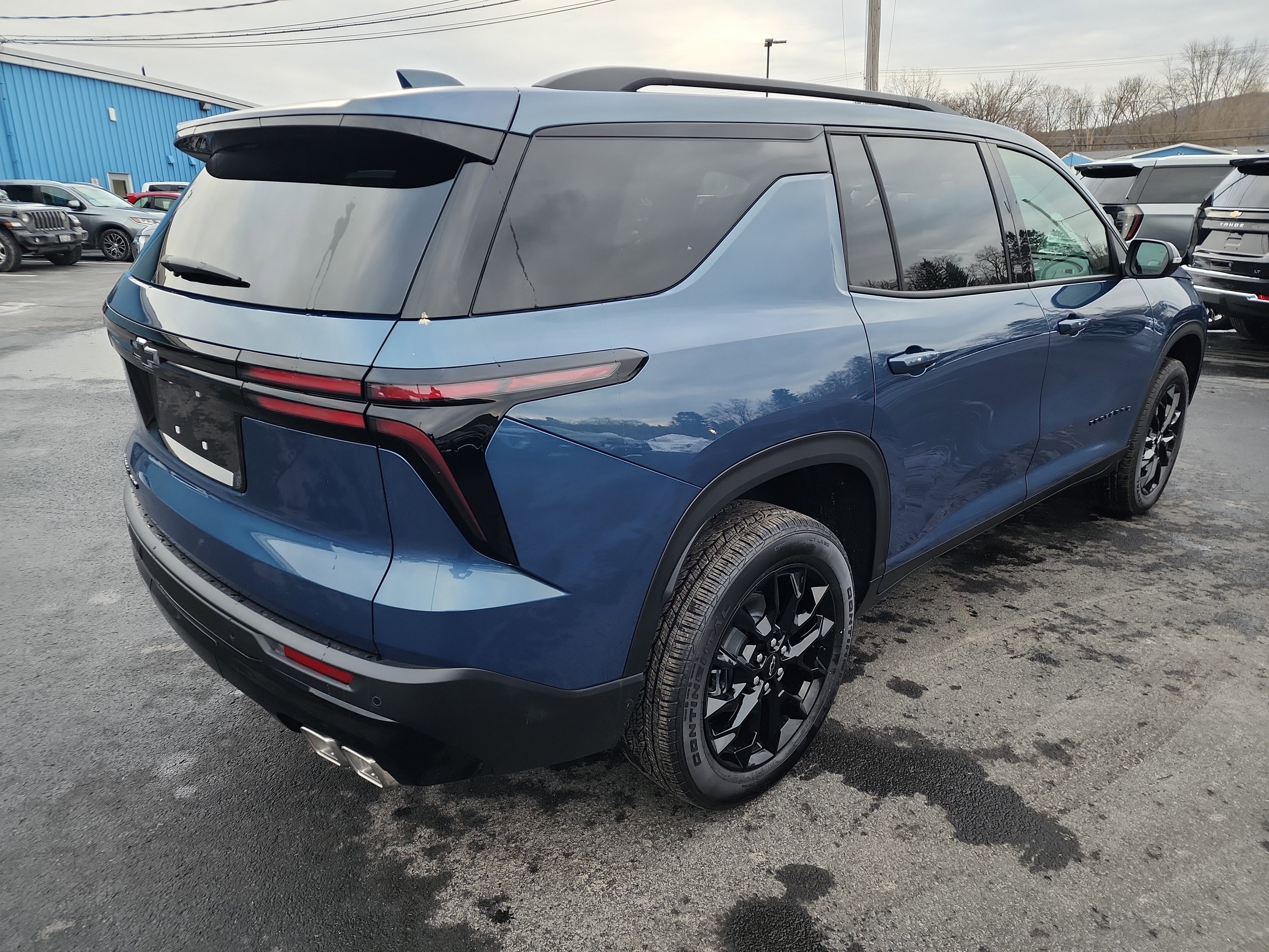New 2026 Chevrolet Traverse LT w/ Midnight/Sport Edition AWD/4WD image 8