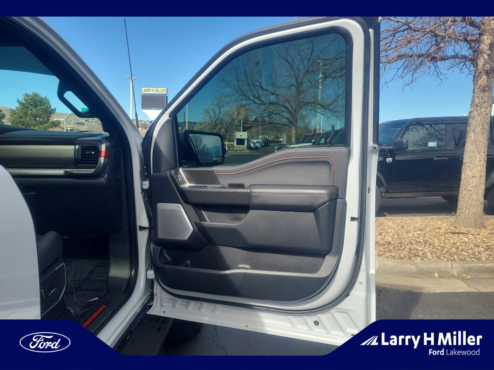 Used 2025 Ford F150 Raptor AWD/4WD image 16