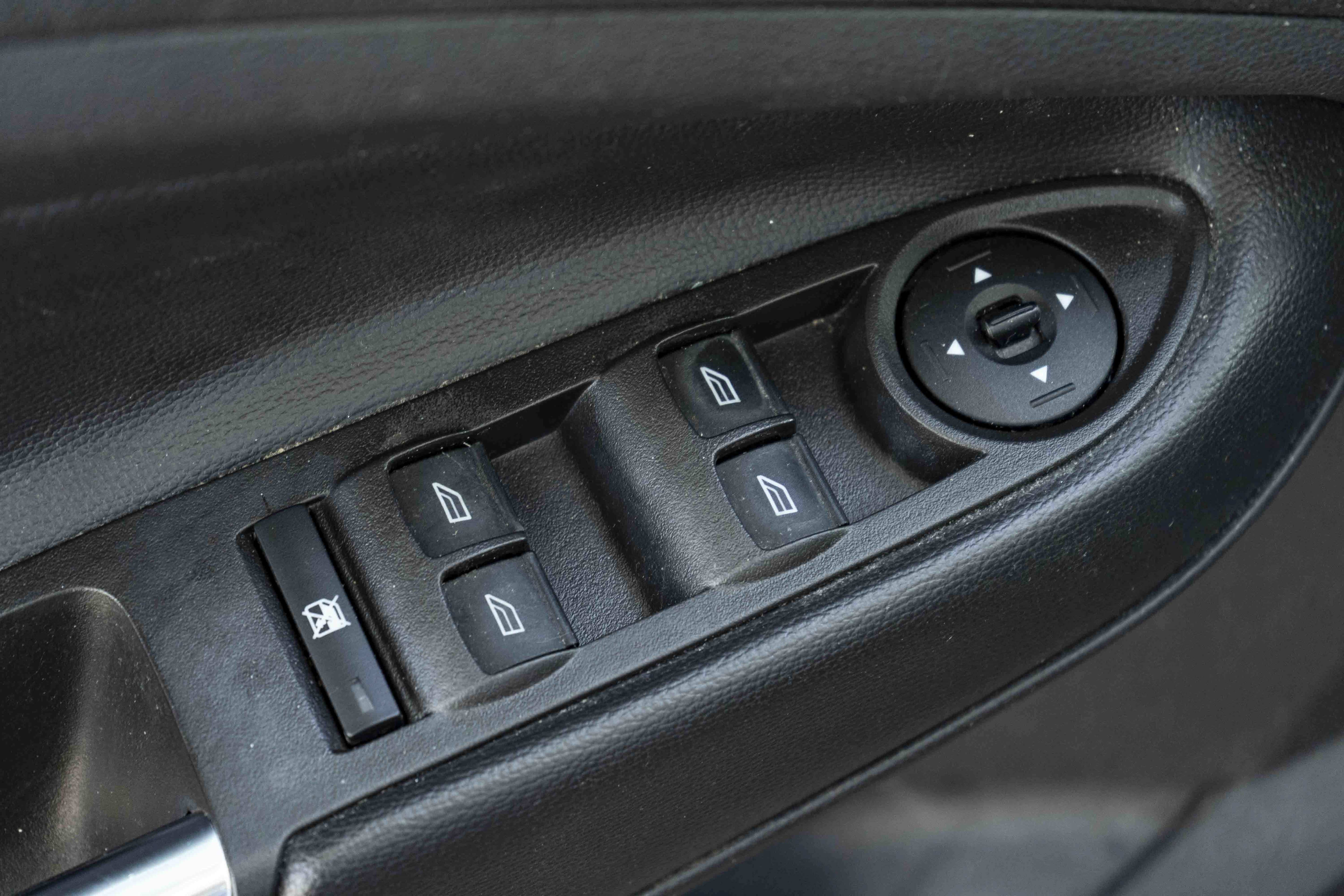 Used 2018 Ford Escape SEL FWD image 36