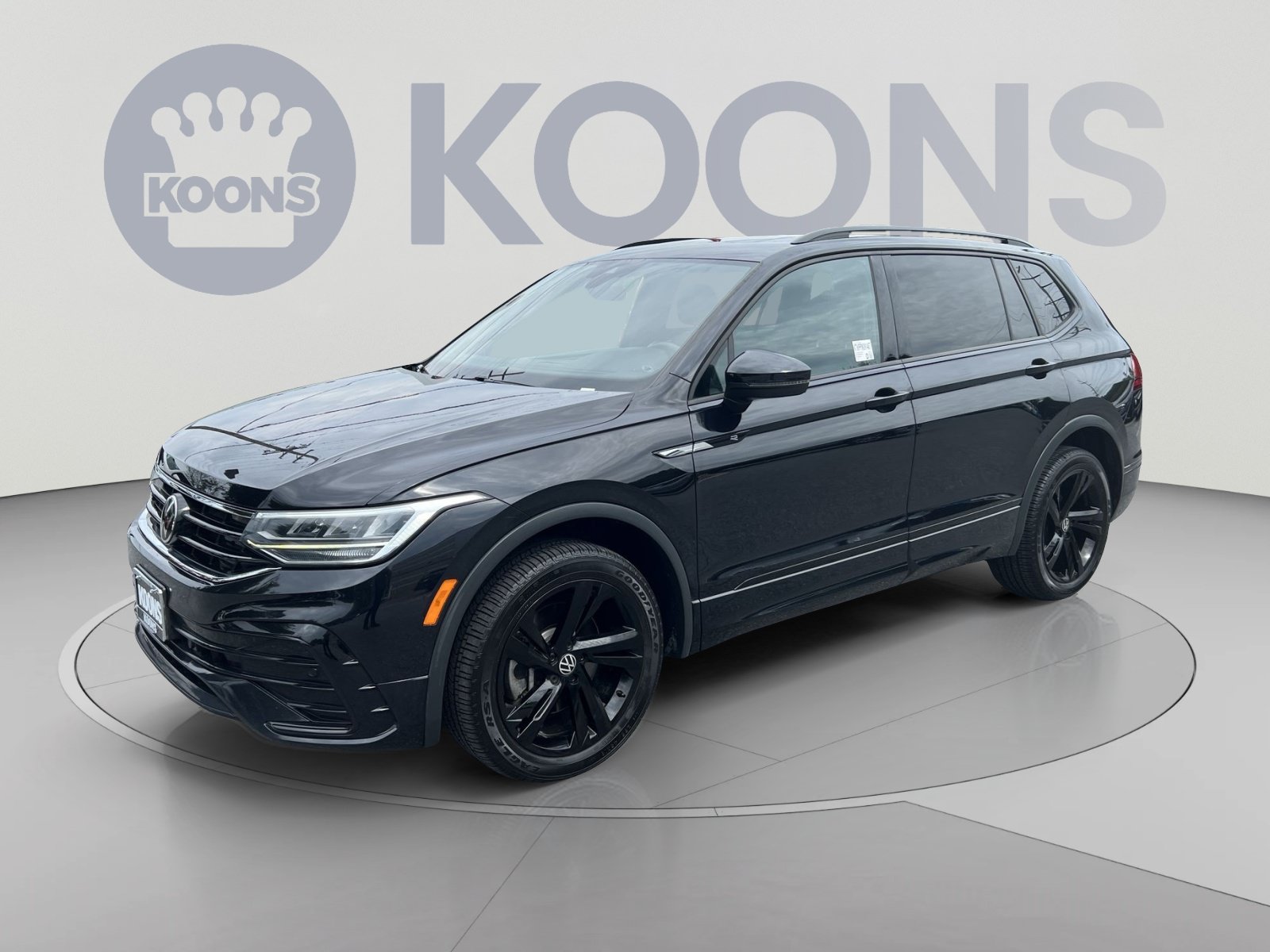 Used 2023 Volkswagen Tiguan SE R-Line
