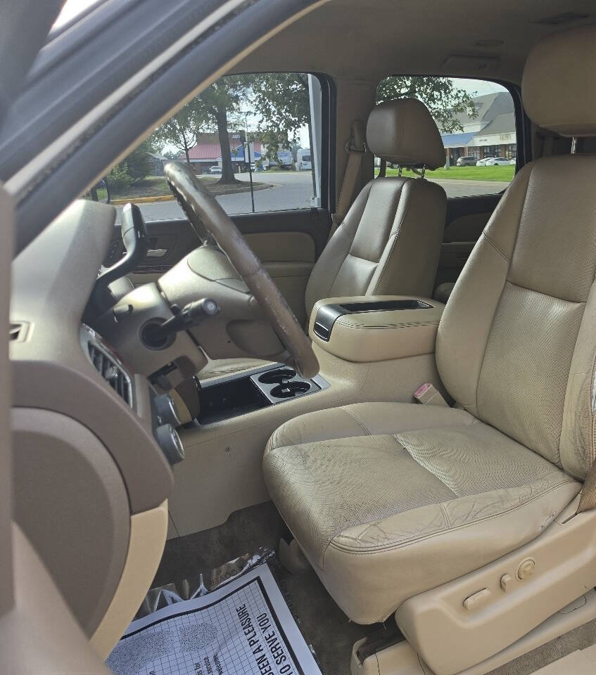 Used 2010 Chevrolet Tahoe LTZ AWD/4WD image 8