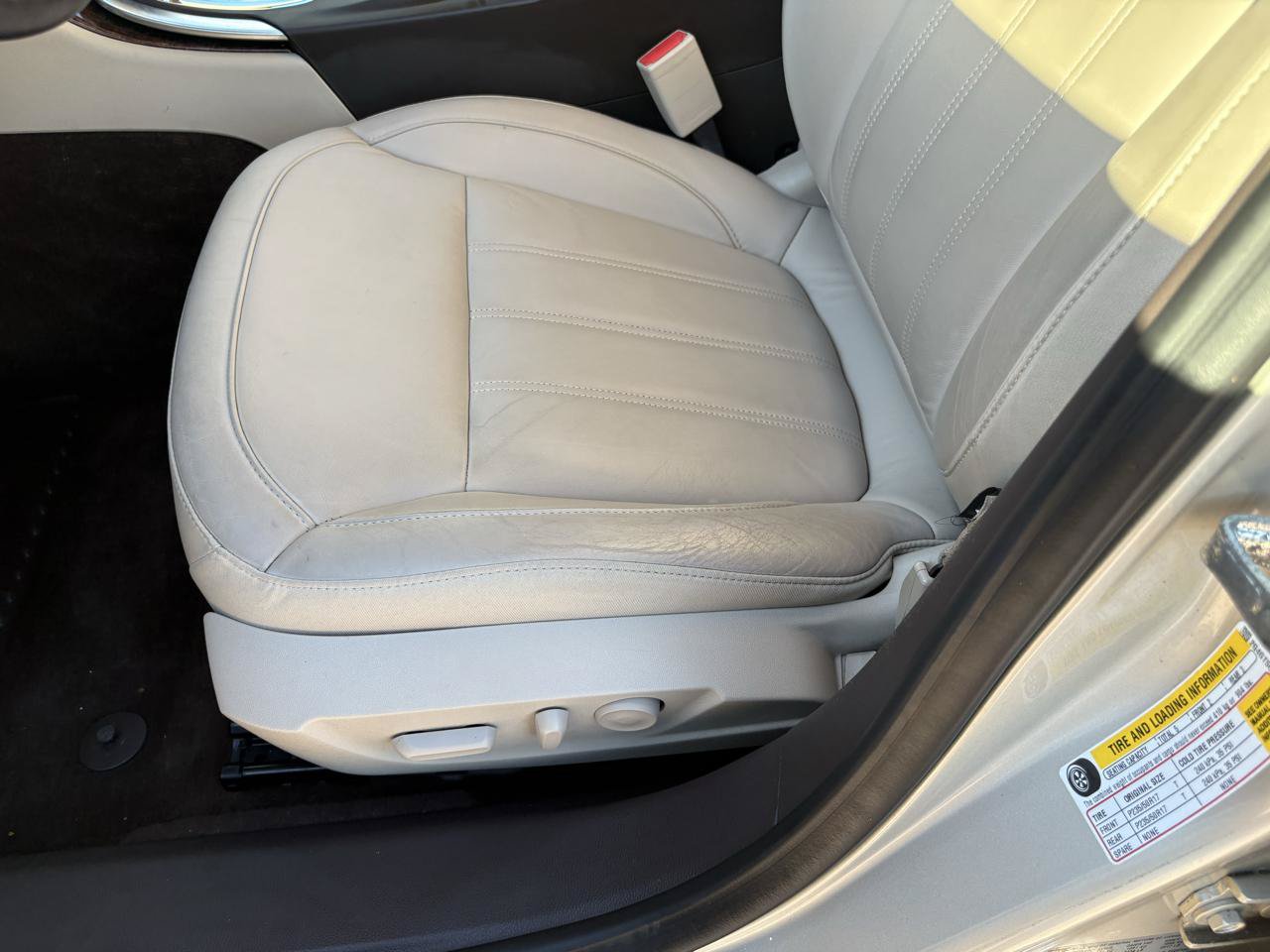 Used 2013 Buick Regal Premium FWD image 36