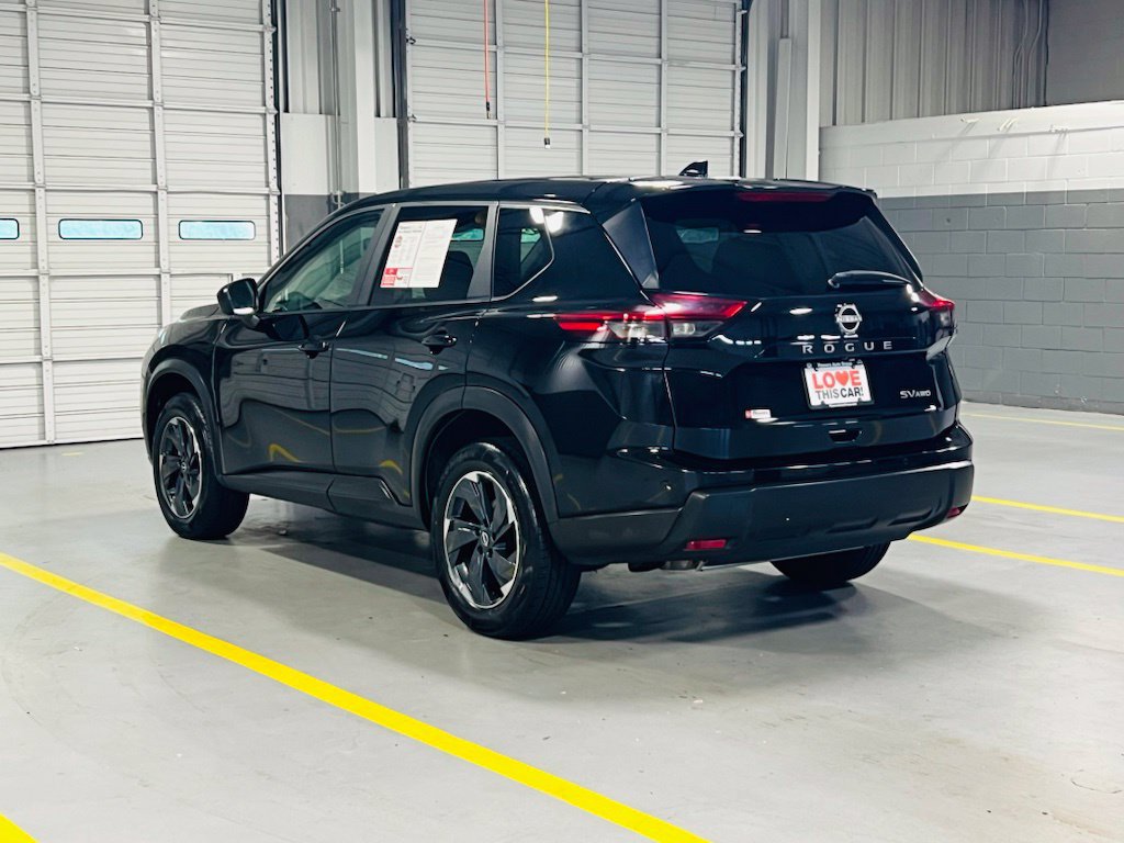 Used 2024 Nissan Rogue SV AWD/4WD image 15