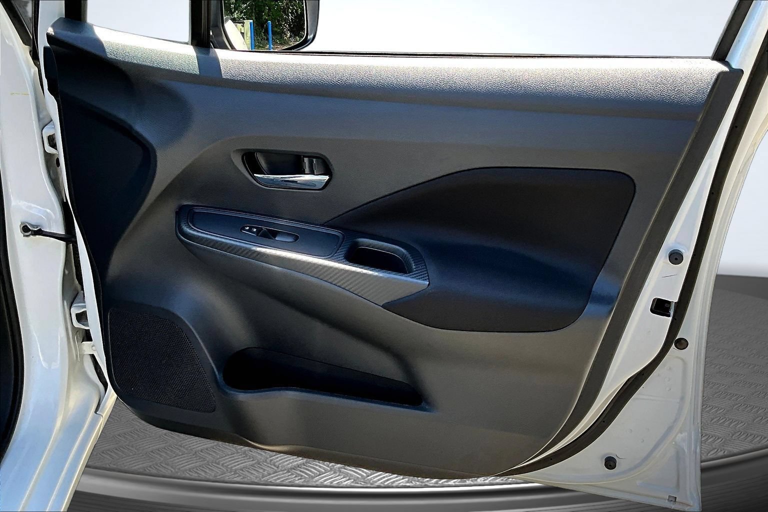 Used 2022 Nissan Versa SV FWD image 25