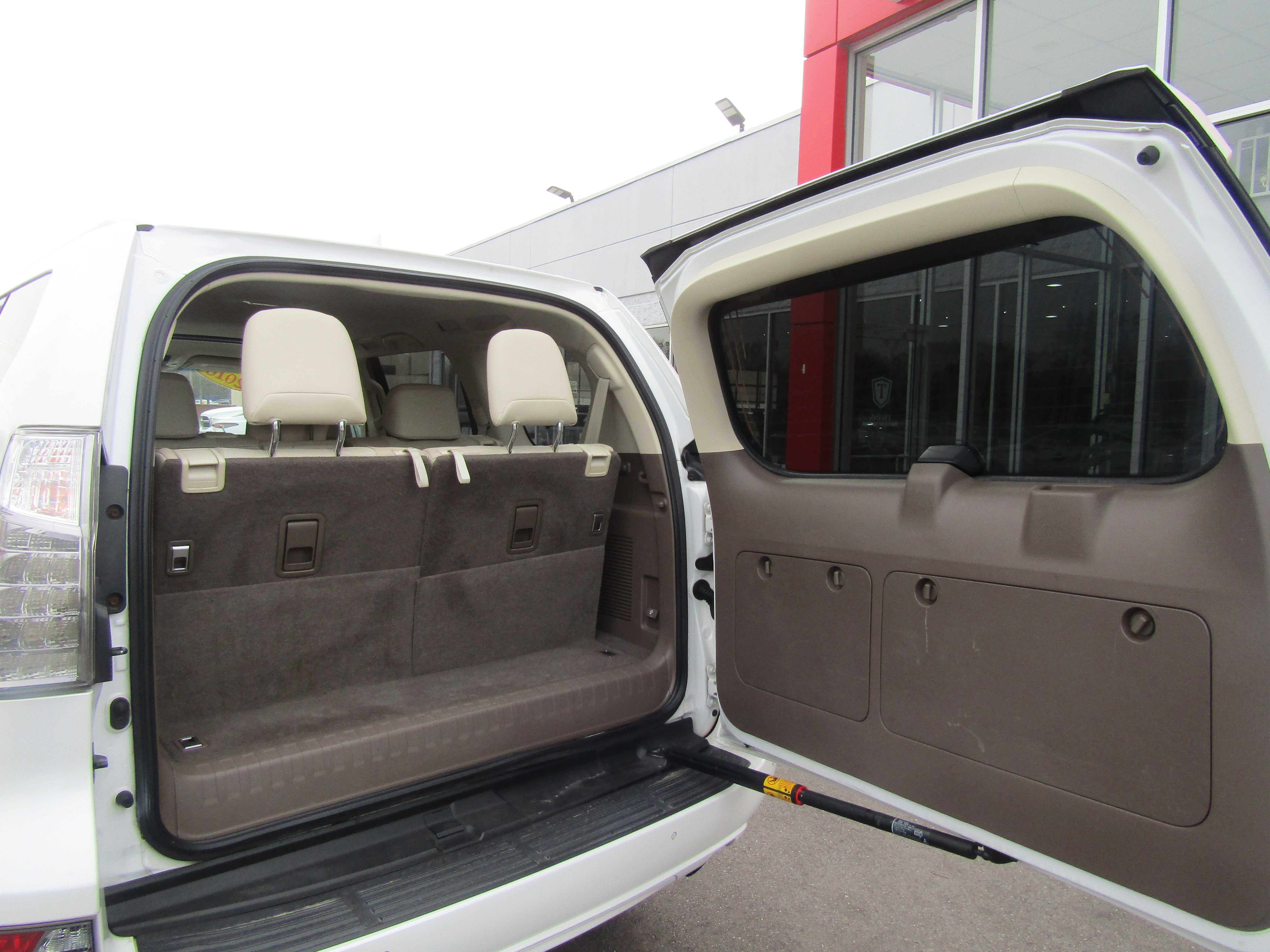 Used 2016 Lexus GX 460 w/ Premium Package image 21