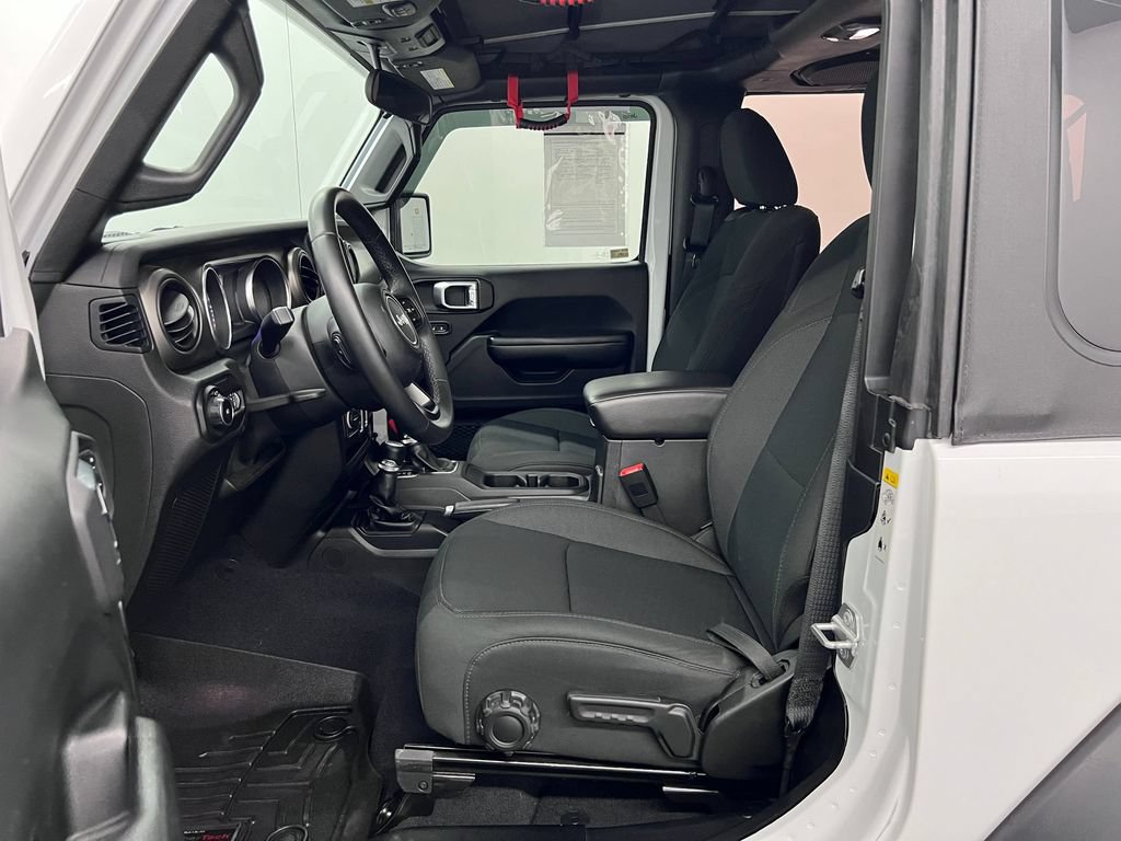 Used 2018 Jeep Wrangler Sport AWD/4WD image 5