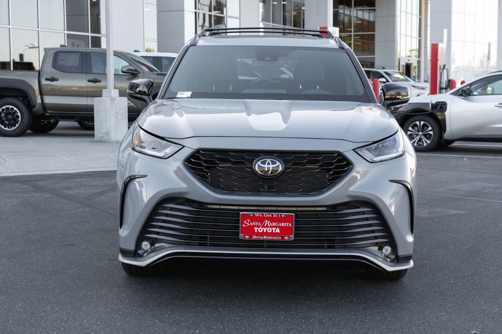 Certified 2025 Toyota Highlander XSE image 2
