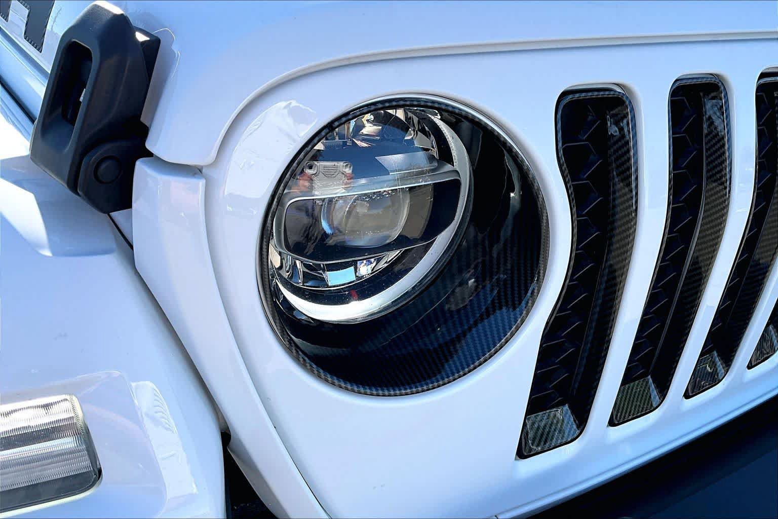 Used 2022 Jeep Wrangler Unlimited Sahara w/ Cold Weather Group AWD/4WD image 27
