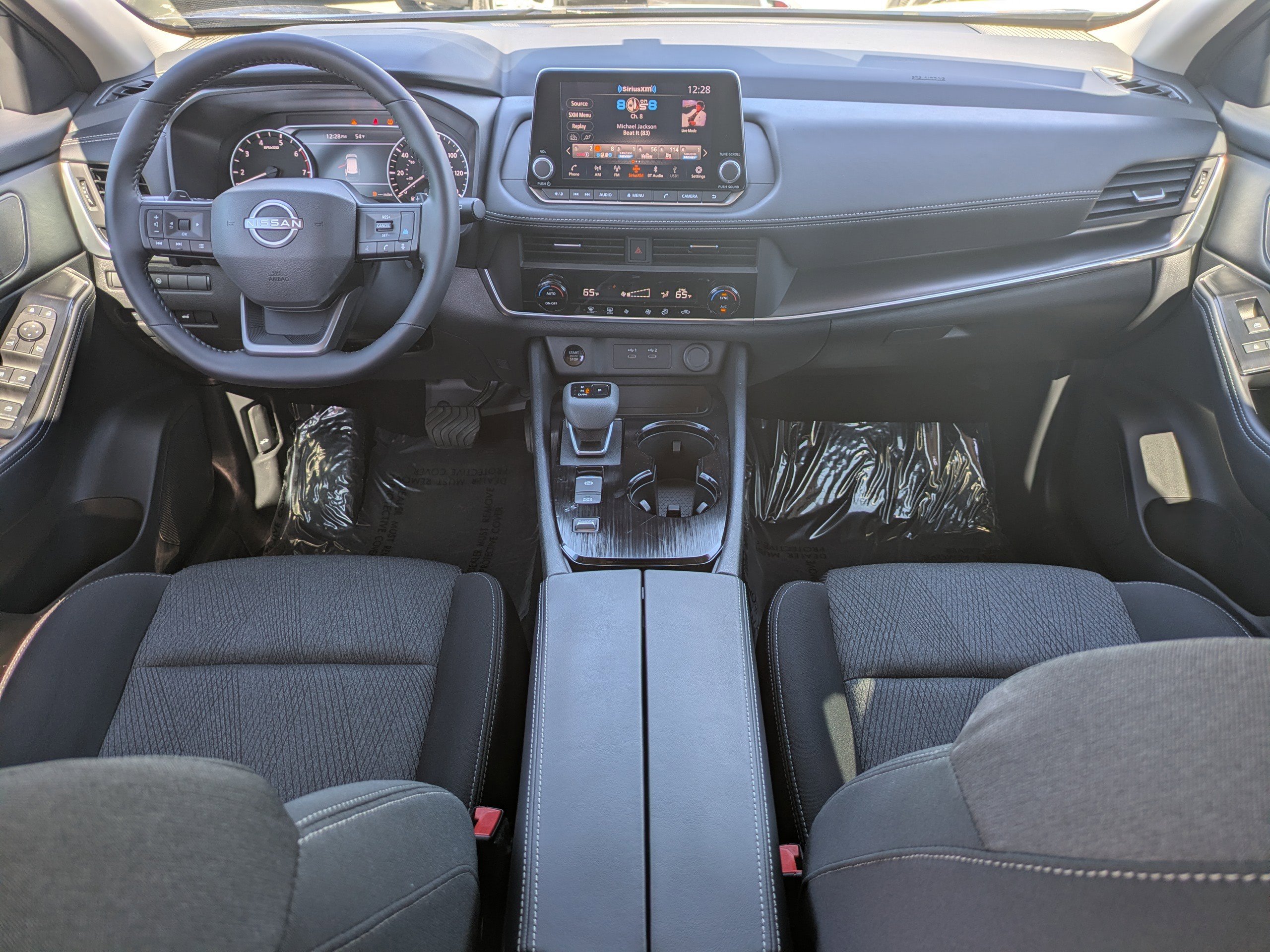 Certified 2025 Nissan Rogue SV image 17