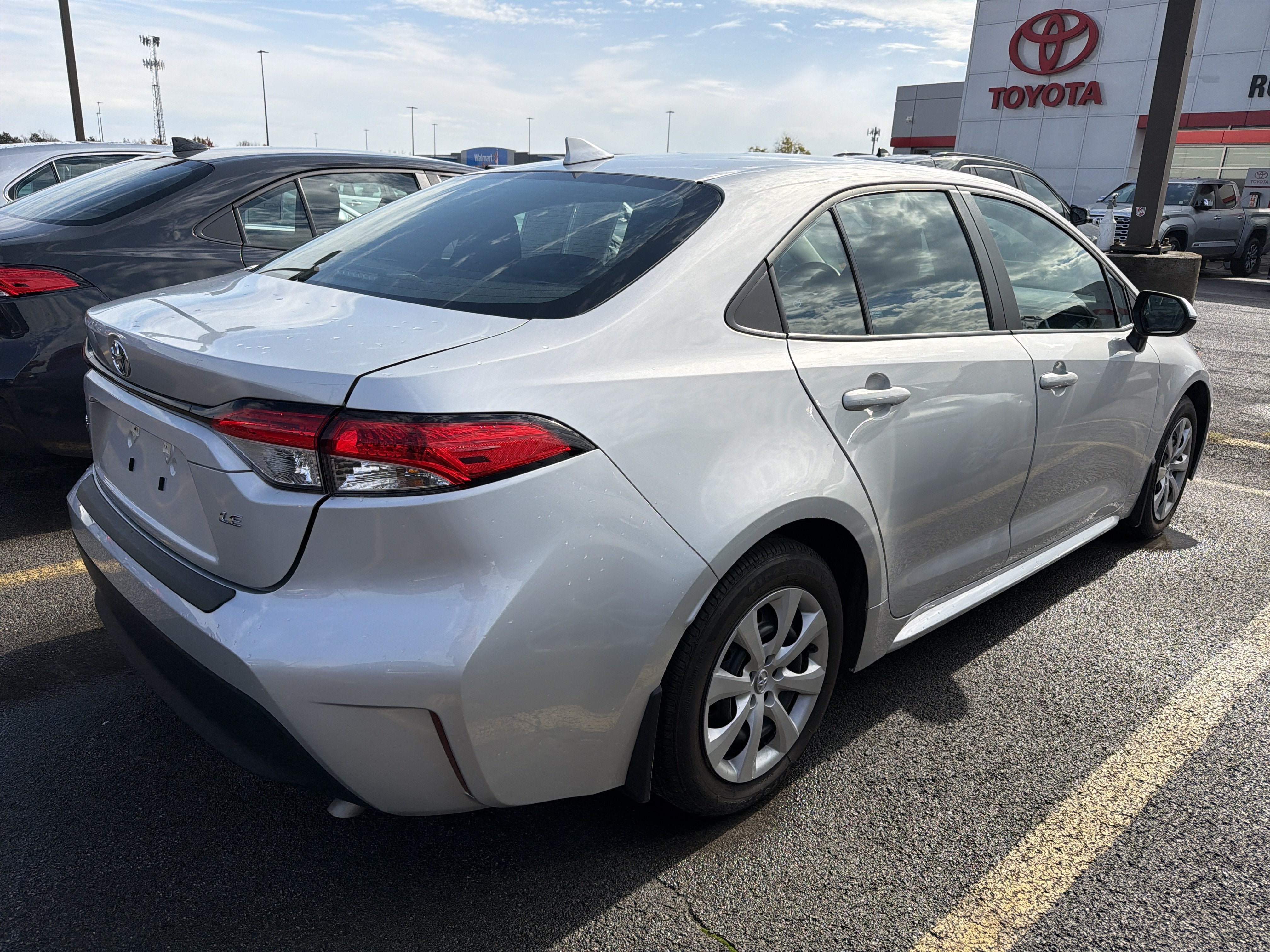 Used 2024 Toyota Corolla LE FWD image 6