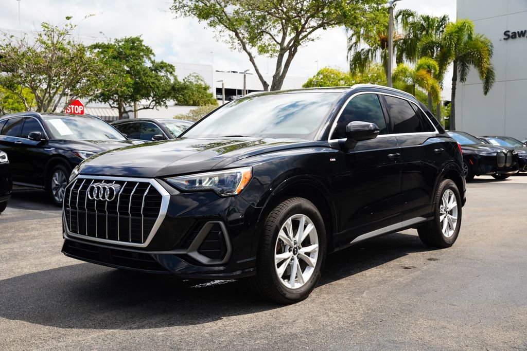 Used 2021 Audi Q3 2.0T Premium w/ Convenience Package AWD/4WD image 3