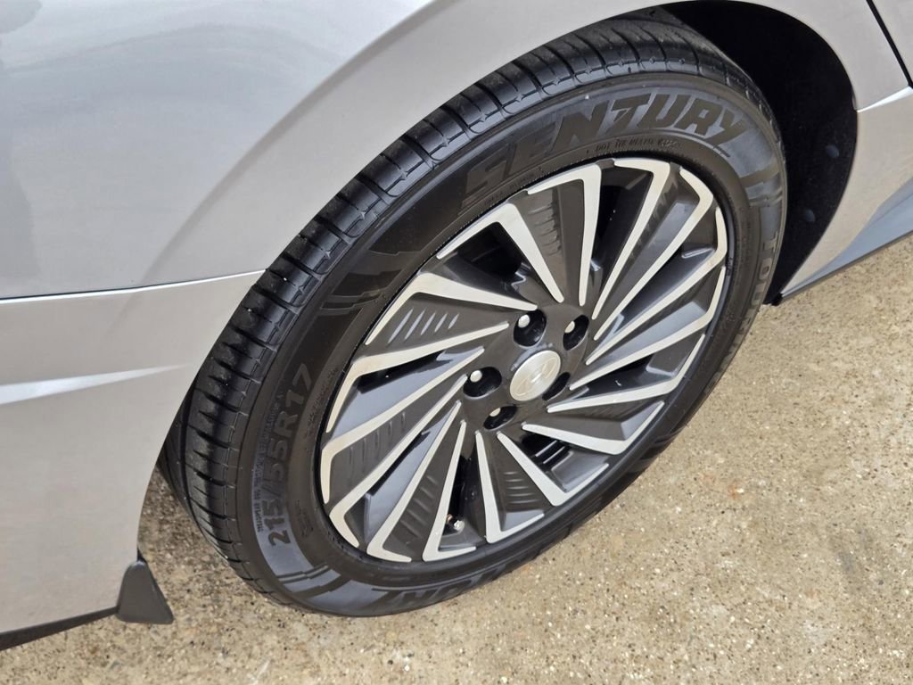 Used 2023 Hyundai Sonata Limited image 5