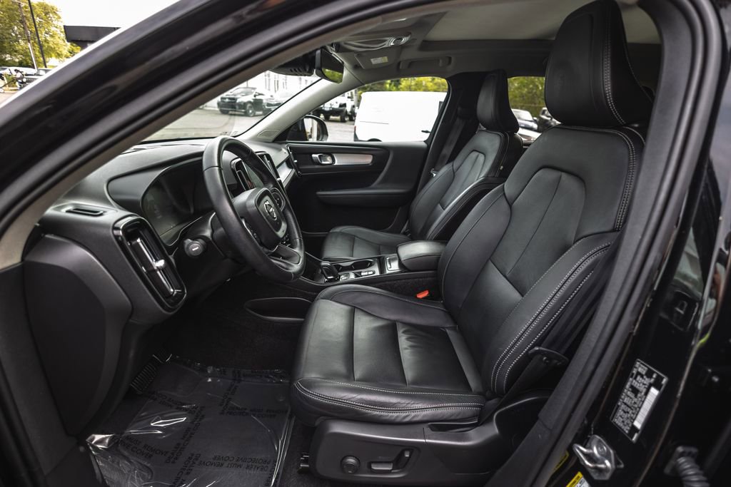 Used 2019 Volvo XC40 T5 Momentum AWD/4WD image 16