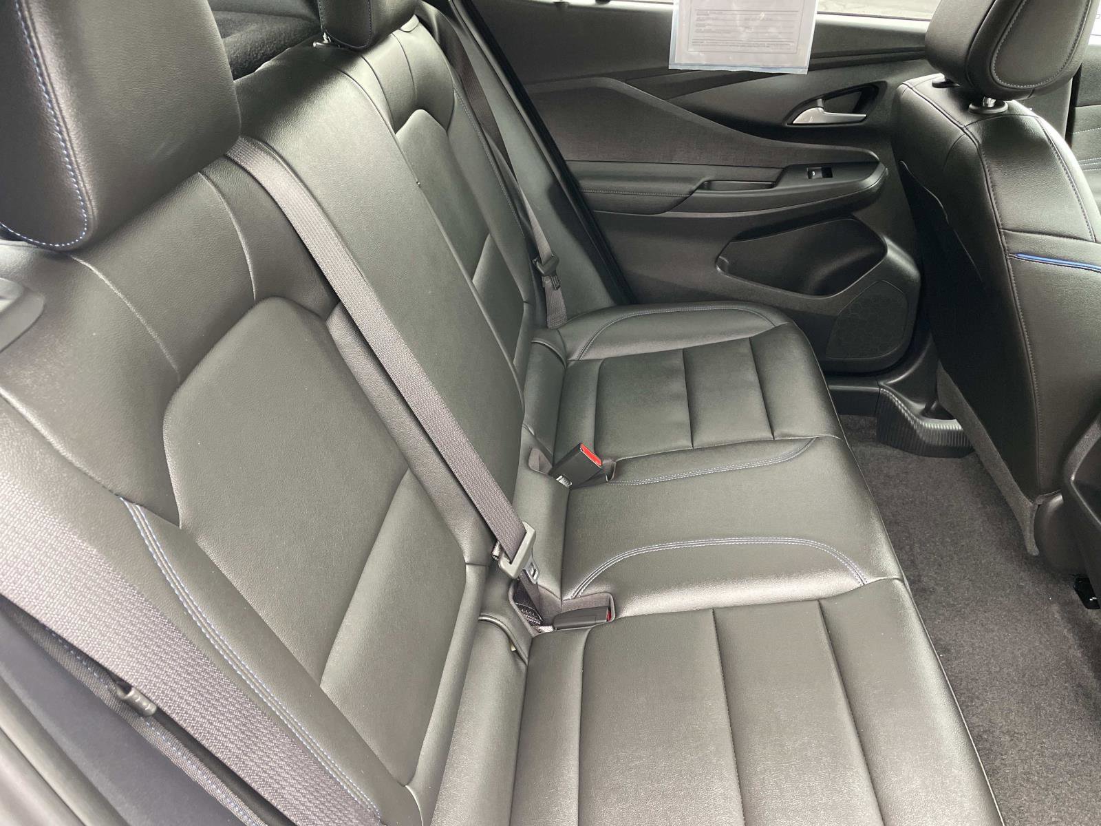 Used 2025 Buick Envista Sport Touring image 25