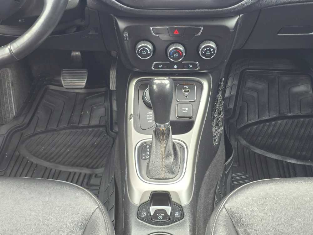 Used 2018 Jeep Compass Latitude w/ Cold Weather Group image 13