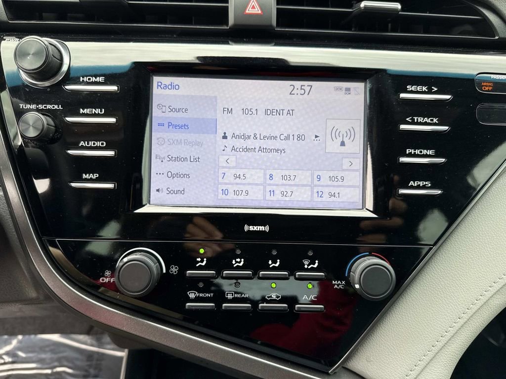 Used 2020 Toyota Camry LE image 28