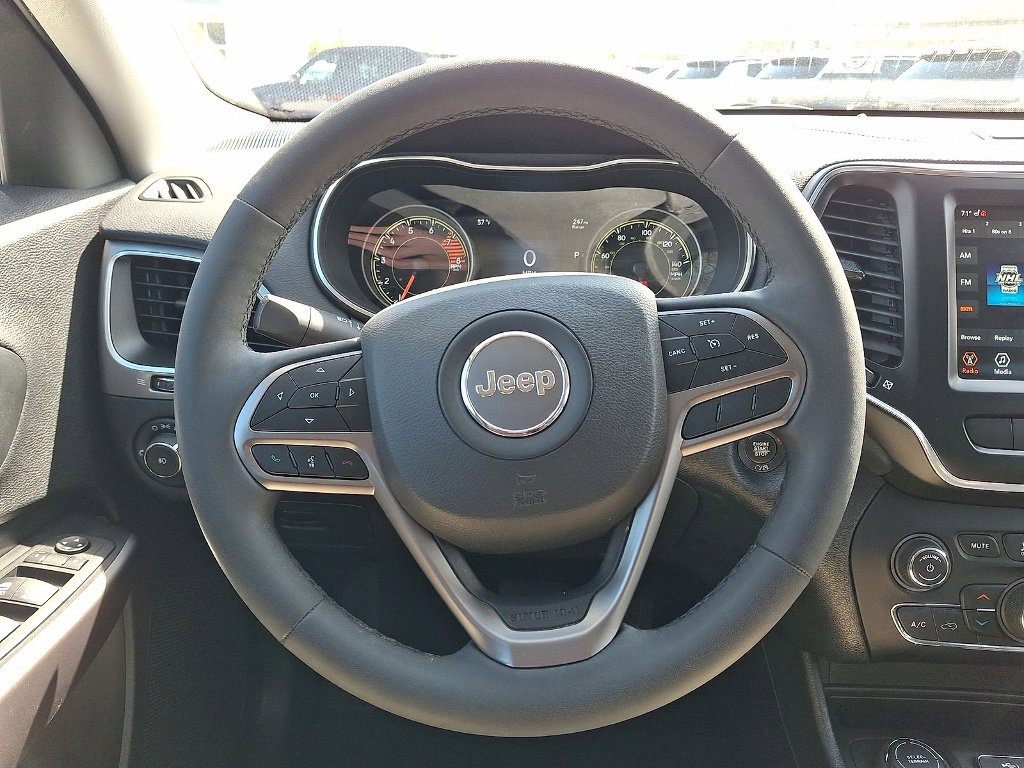 Certified 2022 Jeep Cherokee Latitude Lux w/ Mopar Interior Package image 45