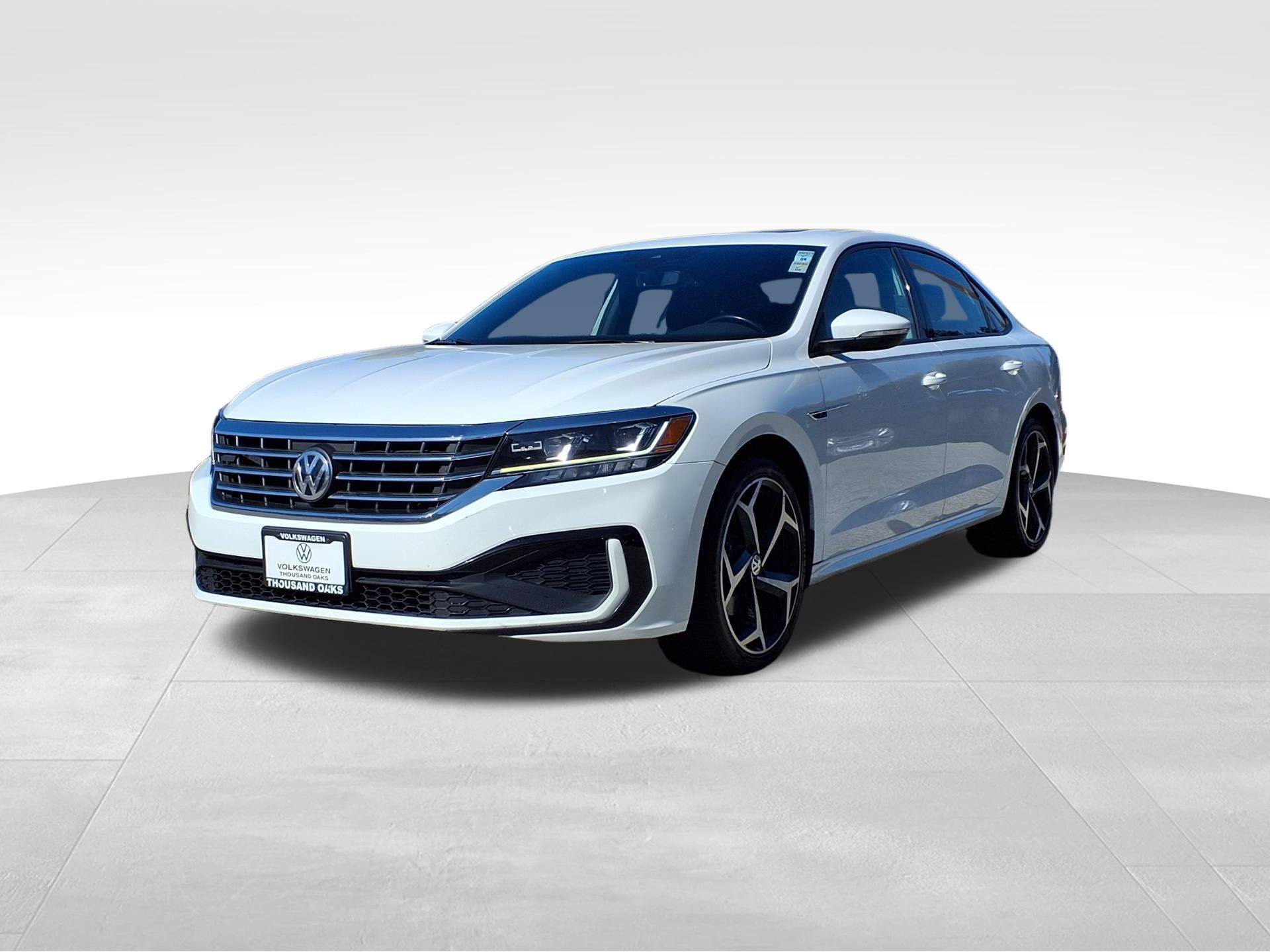 Used 2021 Volkswagen Passat 2.0T R-Line FWD image 1