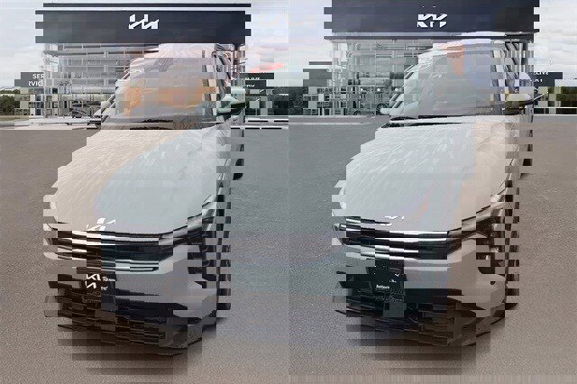 New 2025 Kia K4 LXS image 7