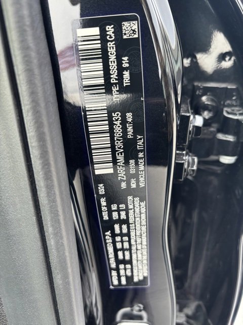 Used 2024 Alfa Romeo Giulia Quadrifoglio image 9