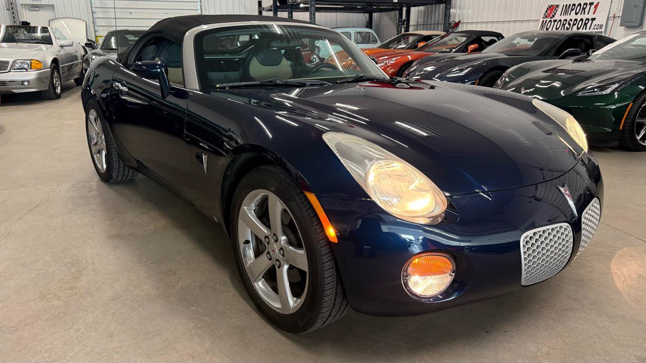 Used 2006 Pontiac Solstice Convertible w/ Premium Package RWD image 12