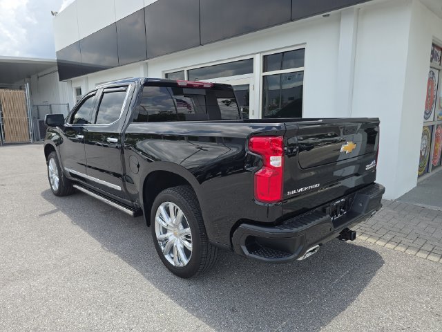 Certified 2025 Chevrolet Silverado 1500 High Country AWD/4WD image 6