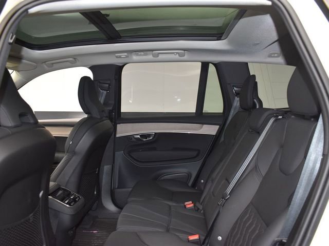 Used 2025 Volvo XC90 B5 Plus w/ Protection Package Premier image 10