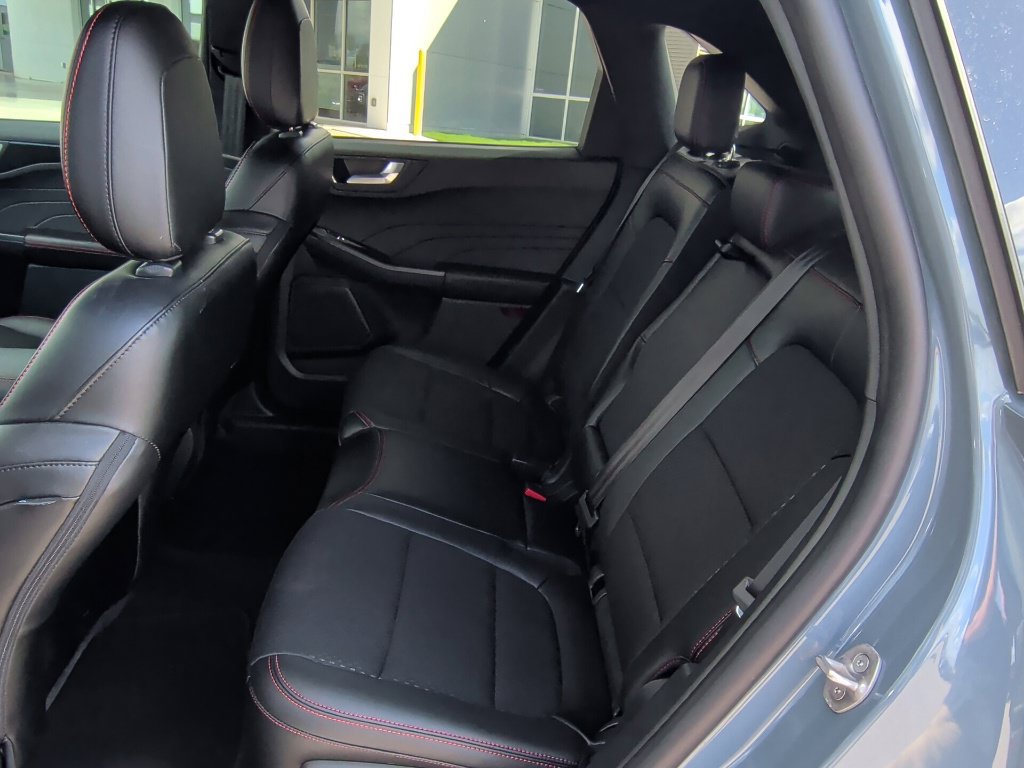 Used 2025 Ford Escape ST-Line w/ Equipment Group 301A FWD image 32