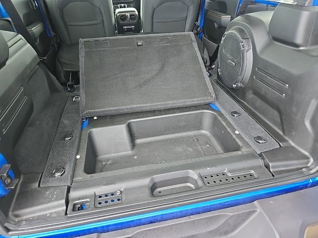 Used 2024 Jeep Wrangler Sahara w/ Technology Group AWD/4WD image 96