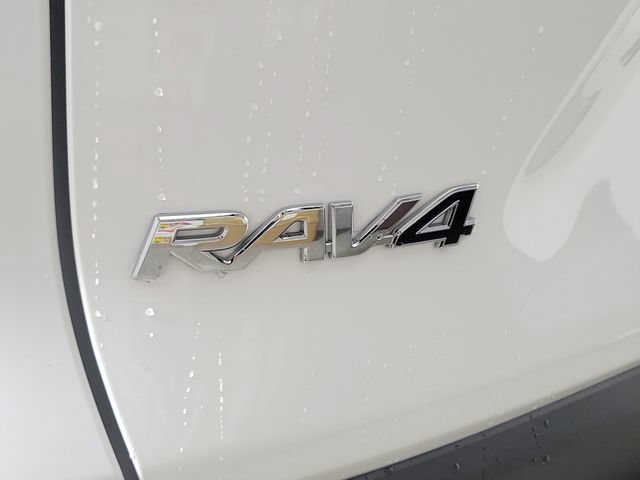 Used 2024 Toyota RAV4 LE AWD/4WD image 9