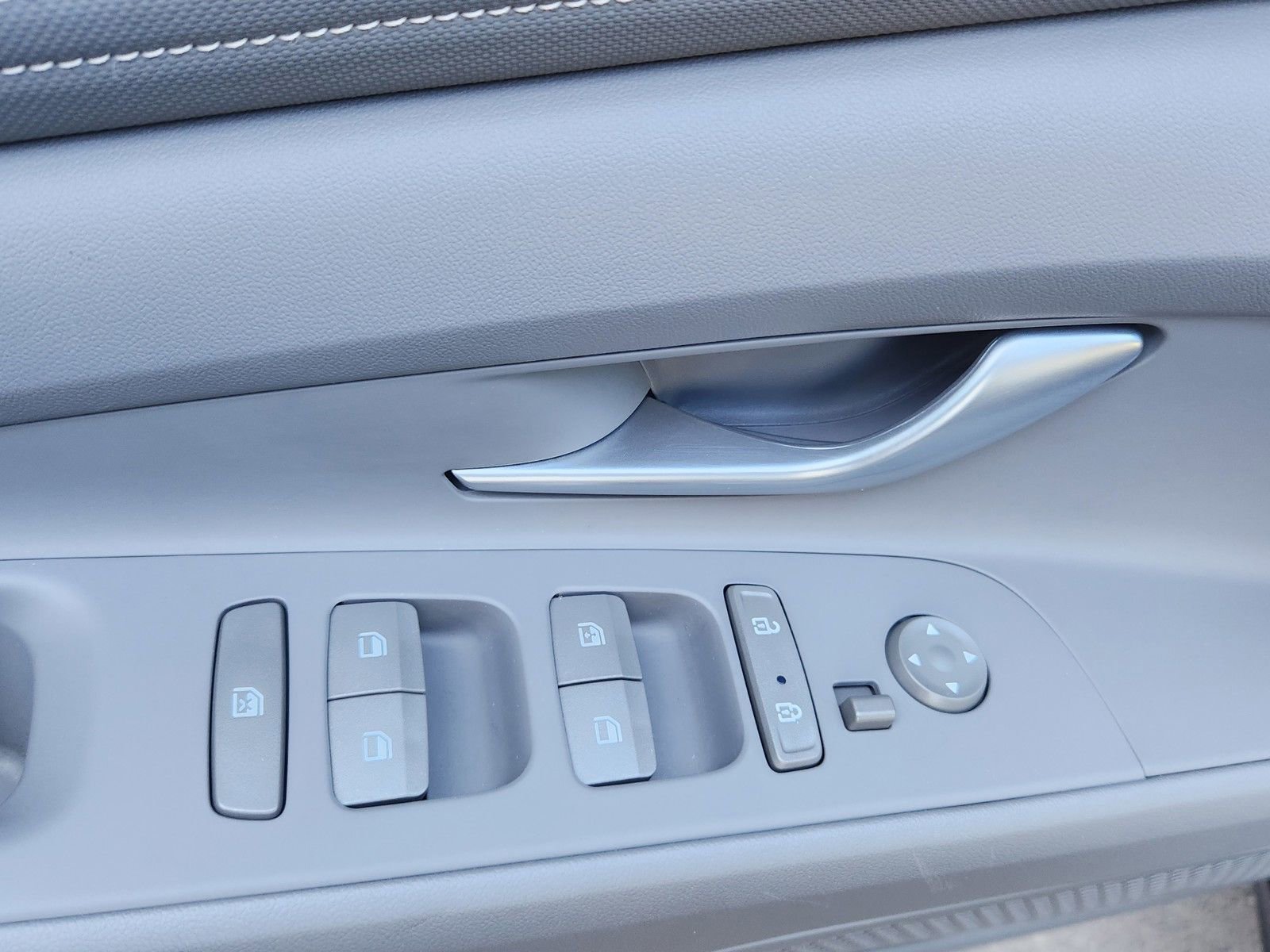 Certified 2023 Hyundai Elantra SEL w/ Convenience Package image 9