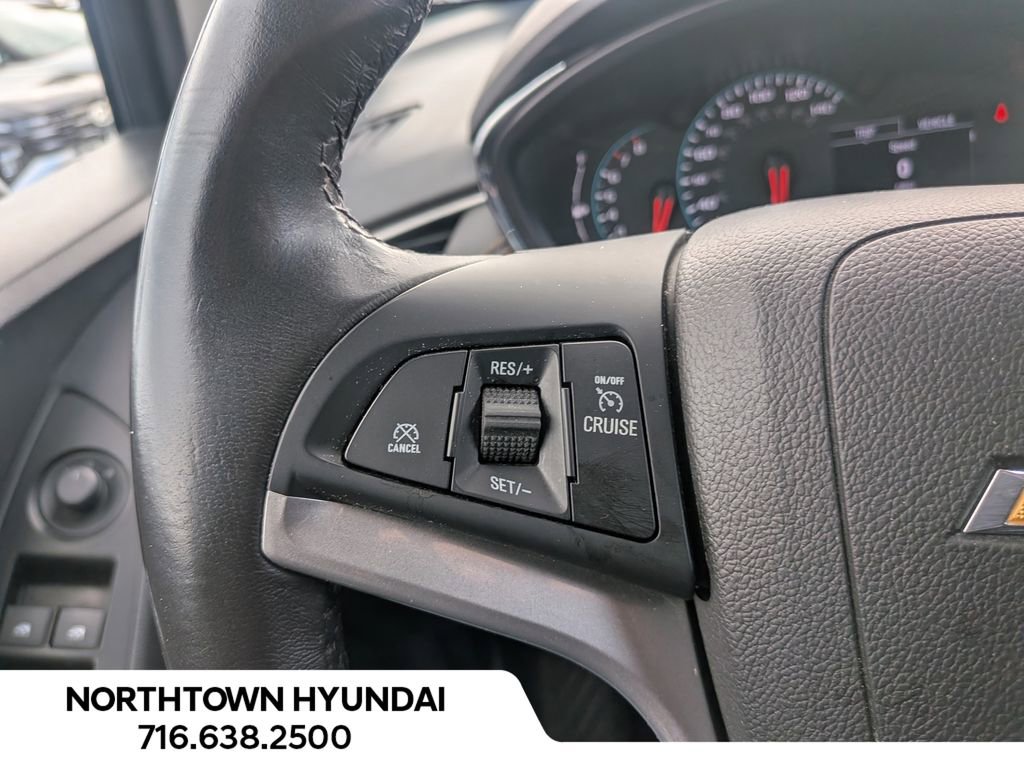 Used 2019 Chevrolet Trax LT w/ LT Convenience Package AWD/4WD image 23