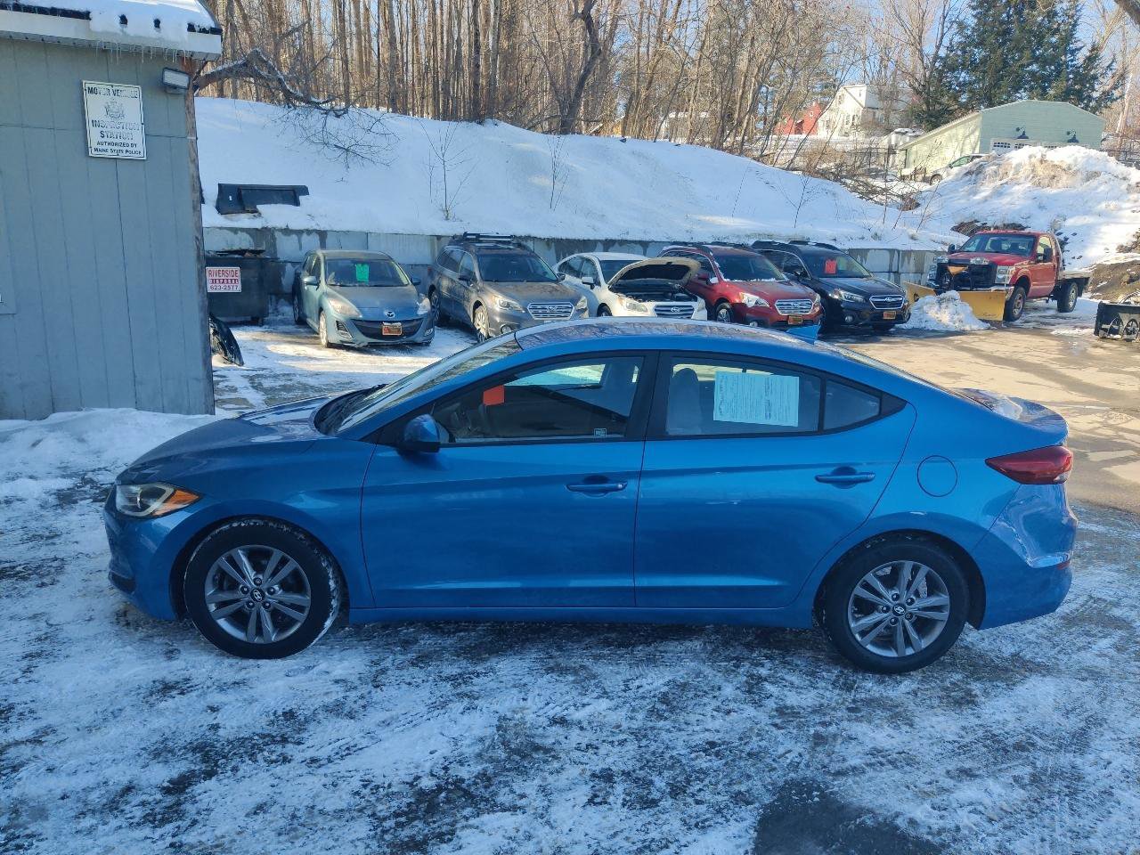 Used 2017 Hyundai Elantra SE image 3