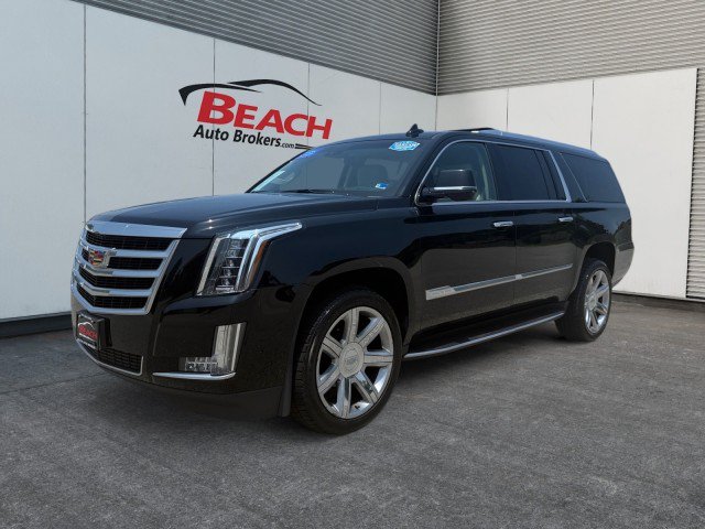 Used 2018 Cadillac Escalade ESV Luxury AWD/4WD image 3
