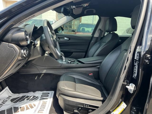 Used 2017 Alfa Romeo Giulia w/ Sport Appearance Package RWD image 12
