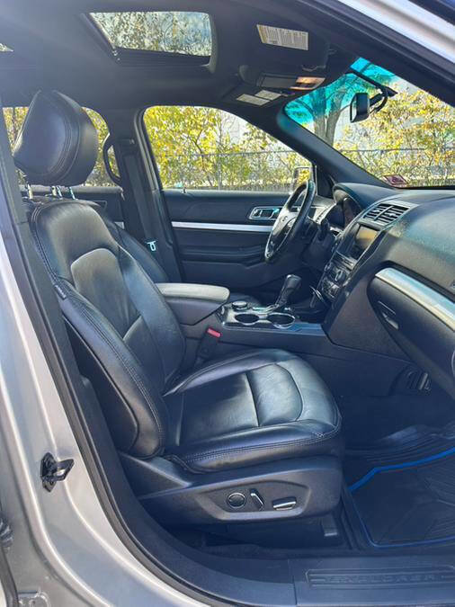 Used 2016 Ford Explorer XLT w/ Equipment Group 202A image 23