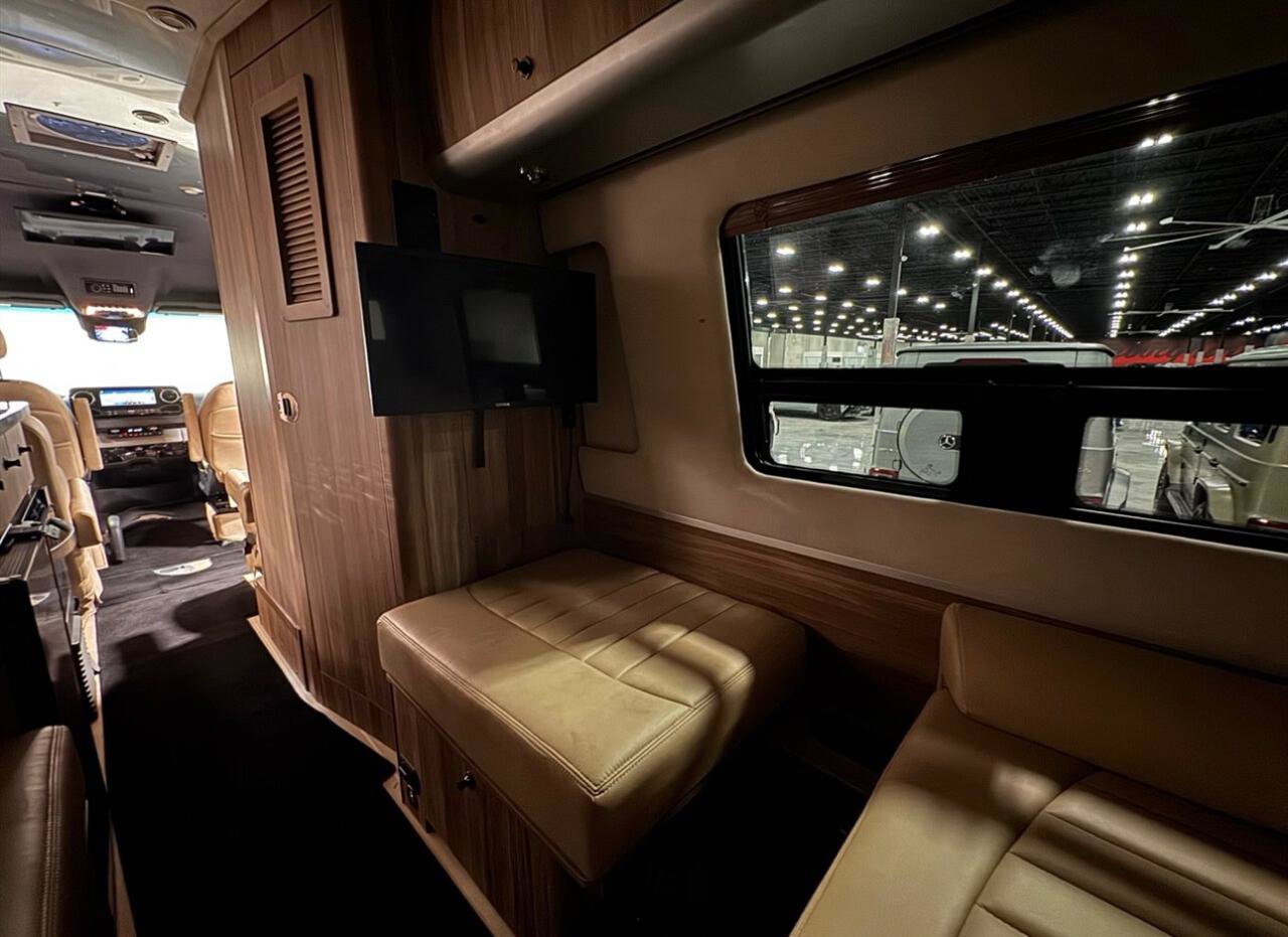 Used 2022 Mercedes-Benz Sprinter 3500 image 13