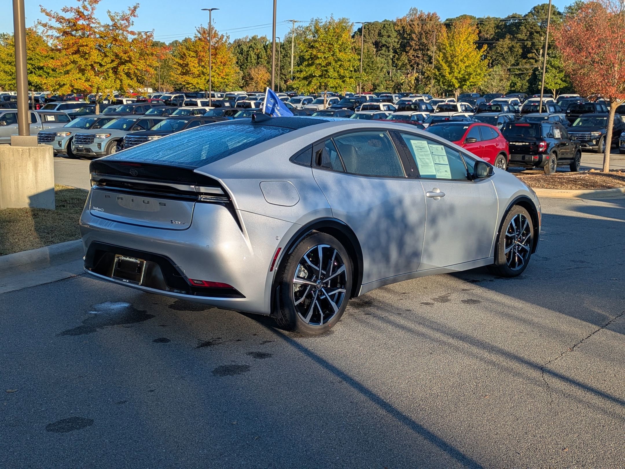 Used 2025 Toyota Prius Plug-In Hybrid image 4