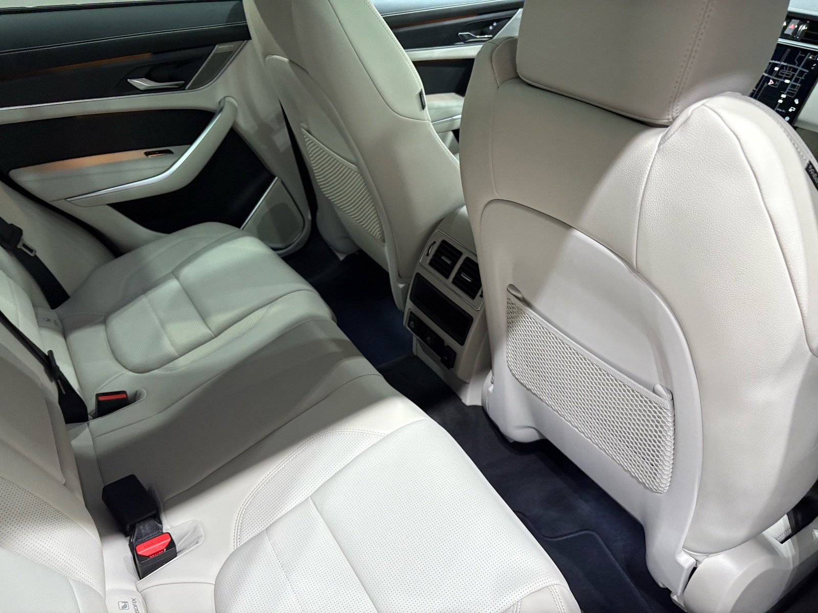 New 2026 Jaguar F-PACE R-Dynamic S image 22