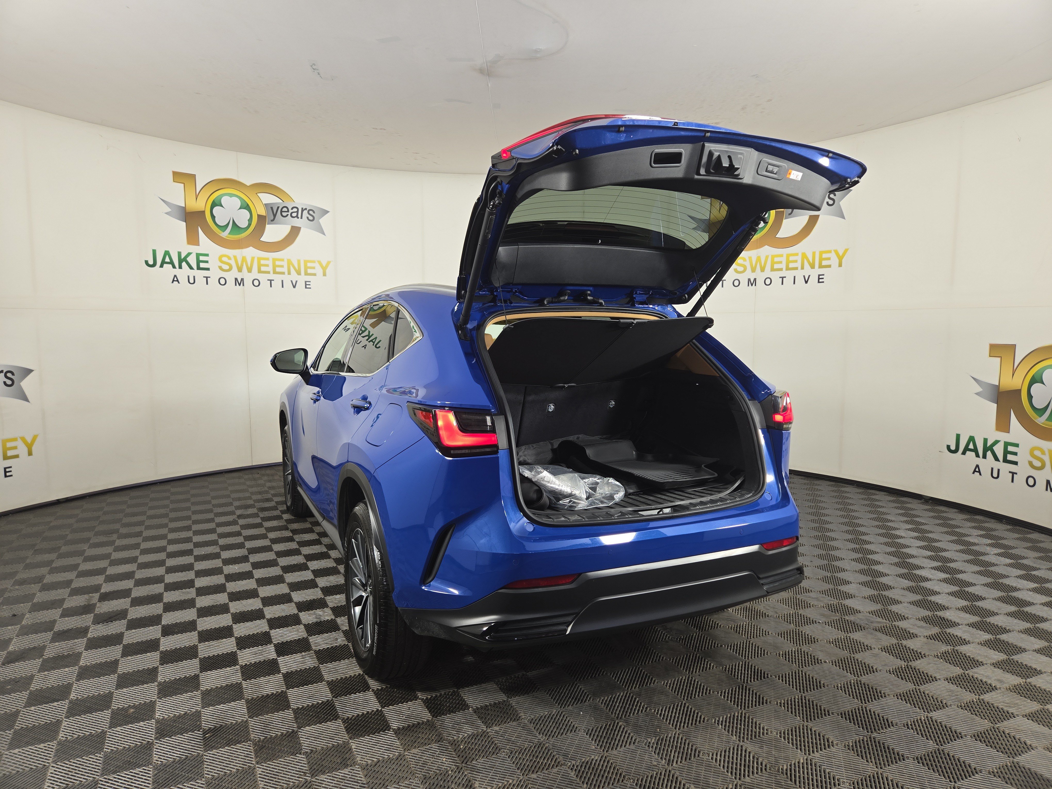 Used 2025 Lexus NX 350h AWD image 33