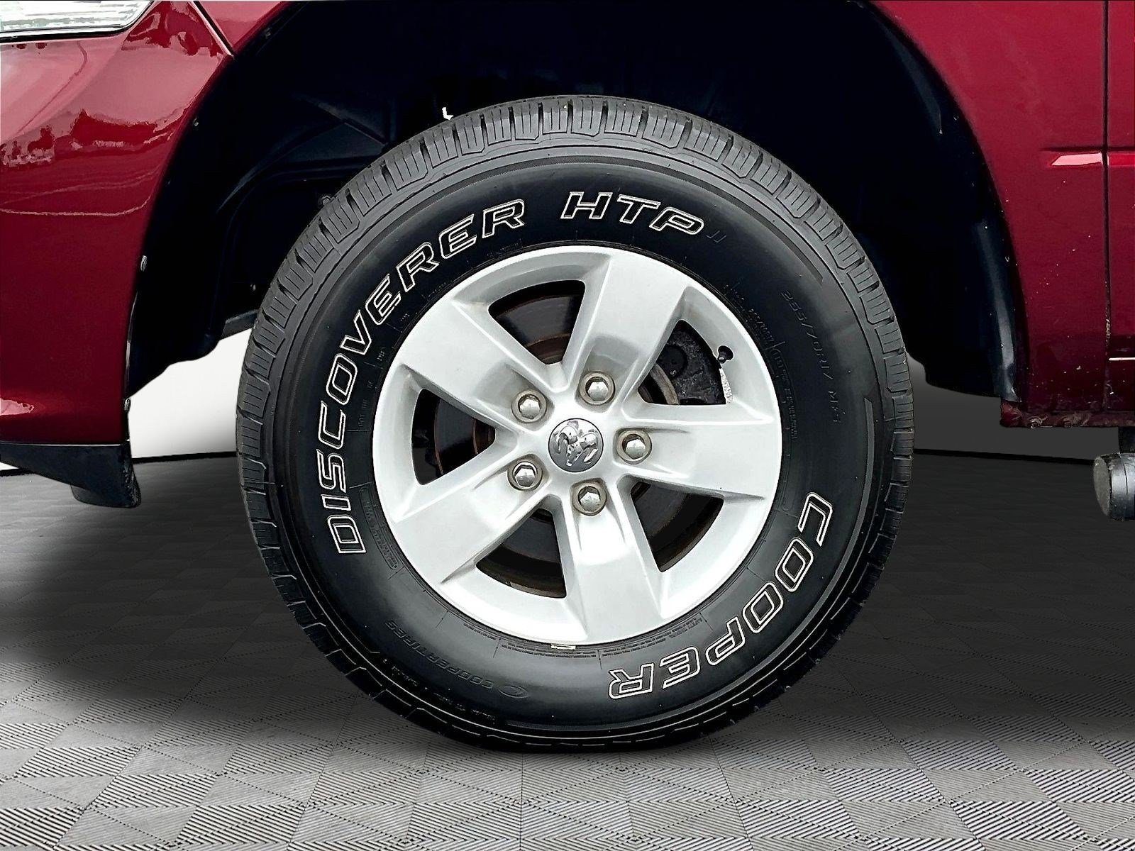 Used 2017 RAM 1500 Express RWD image 35