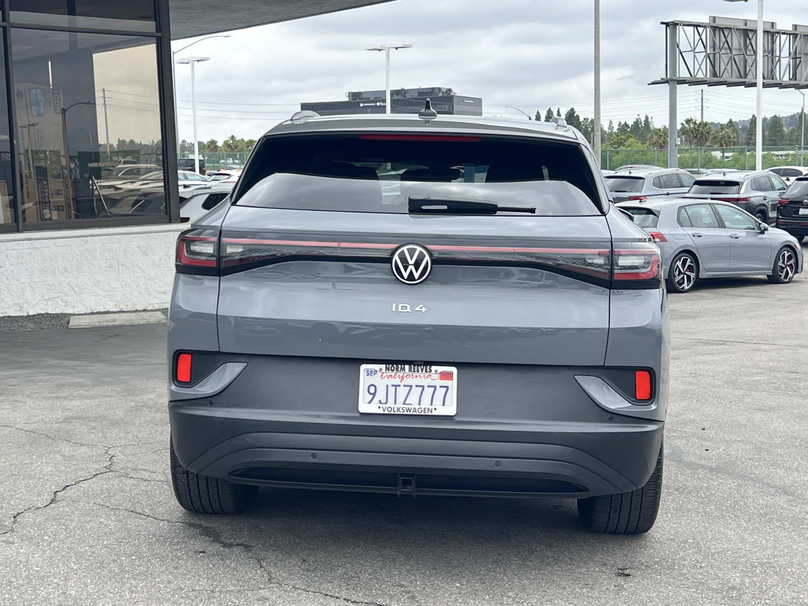 Certified 2023 Volkswagen ID.4 Pro AWD/4WD image 24