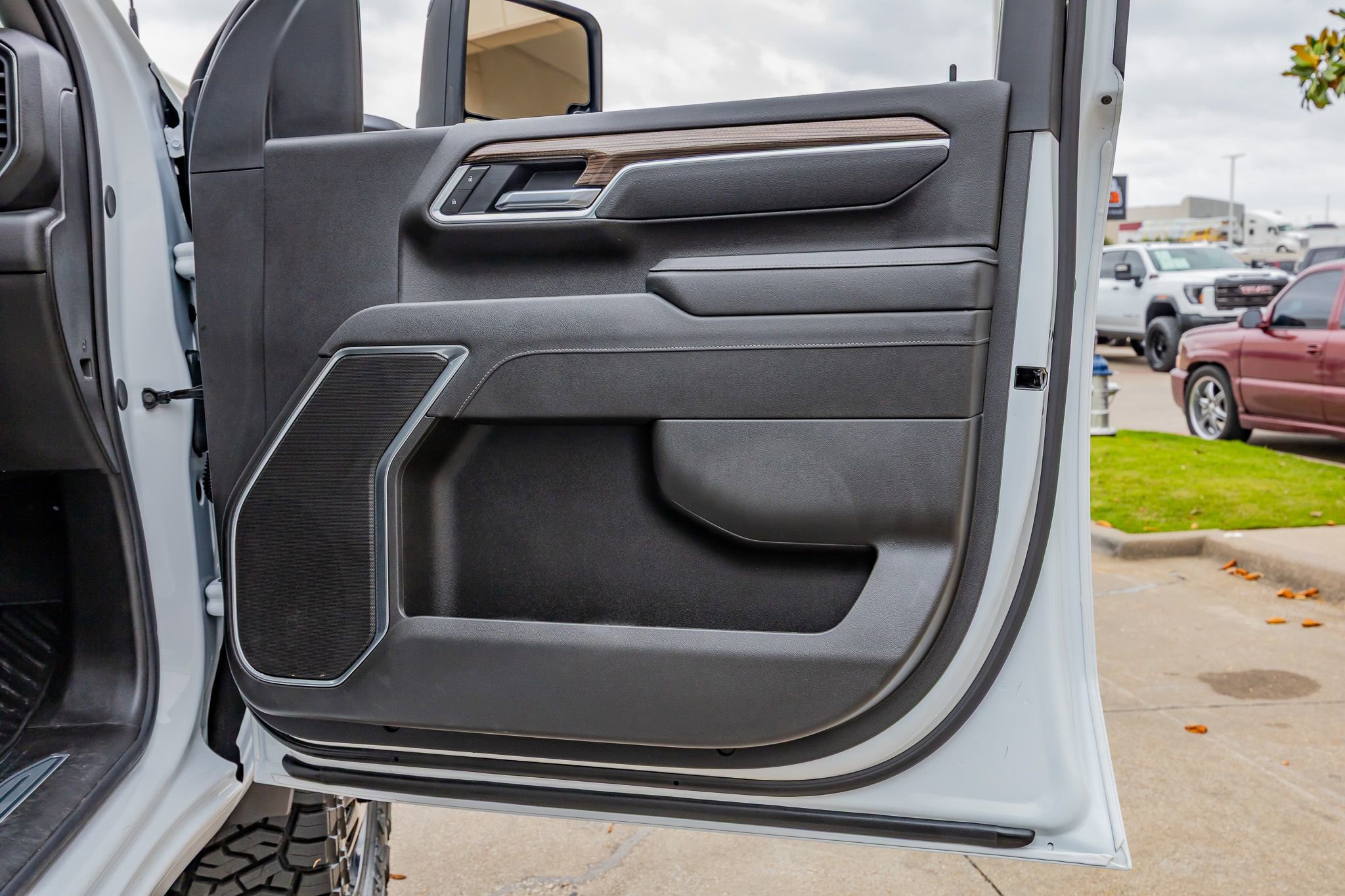 Used 2026 Chevrolet Silverado 3500 LT w/ Convenience Package AWD/4WD image 36