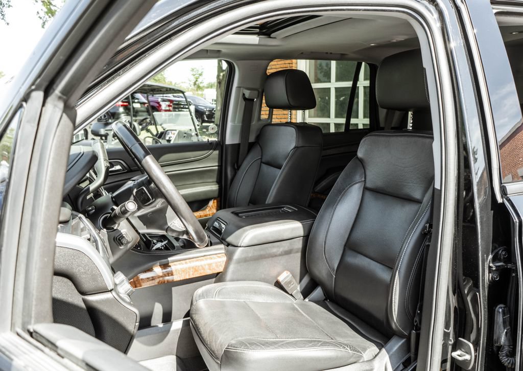 Used 2020 Chevrolet Tahoe Premier w/ RST Edition AWD/4WD image 7