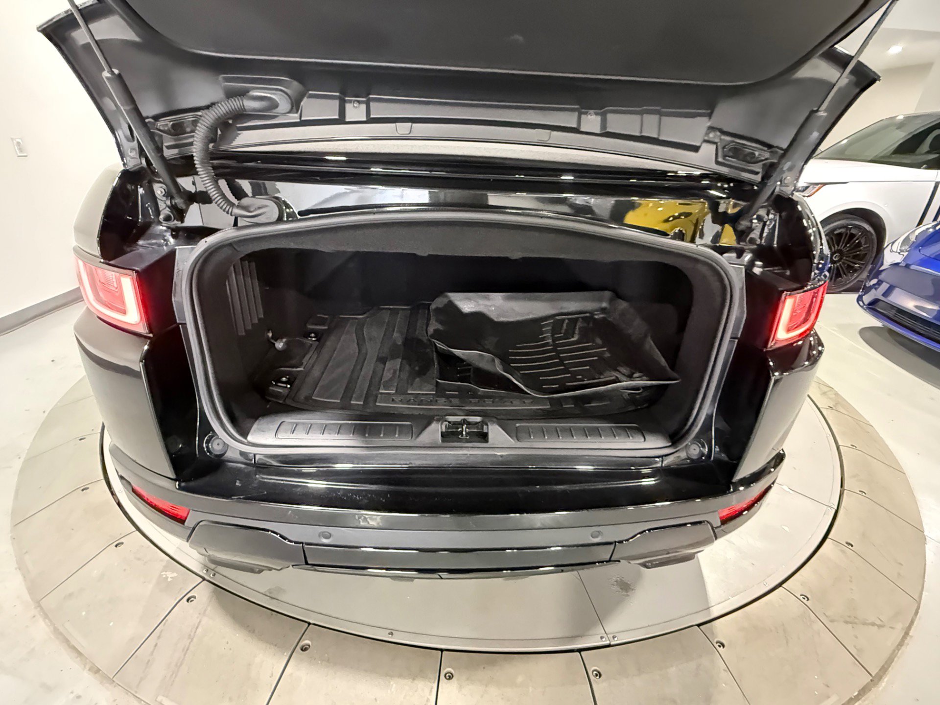 Used 2018 Land Rover Range Rover Evoque HSE Dynamic image 21