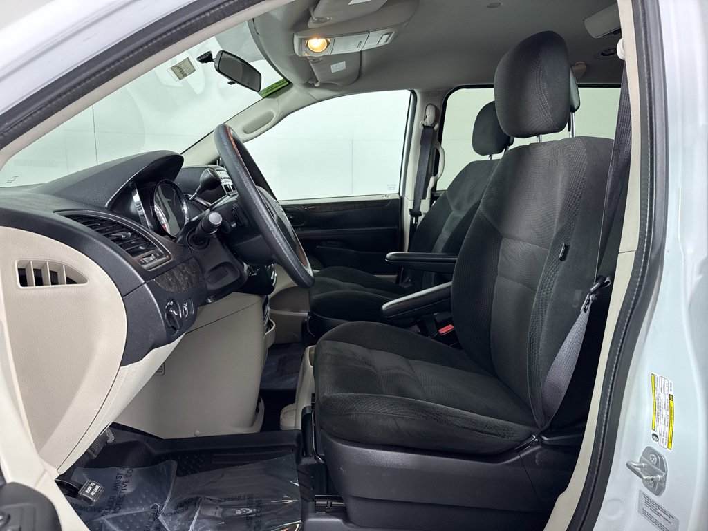 Used 2016 Dodge Grand Caravan SE w/ Quick Order Package 29E SE image 4