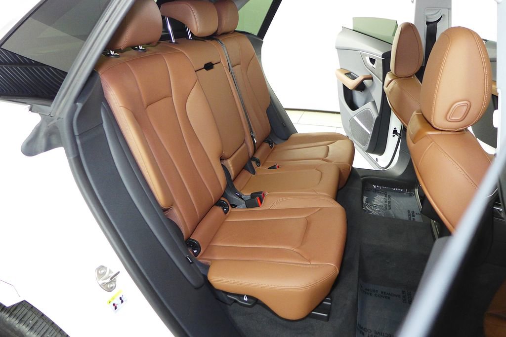 Used 2023 Audi Q8 Premium Plus w/ Premium Plus Package image 20