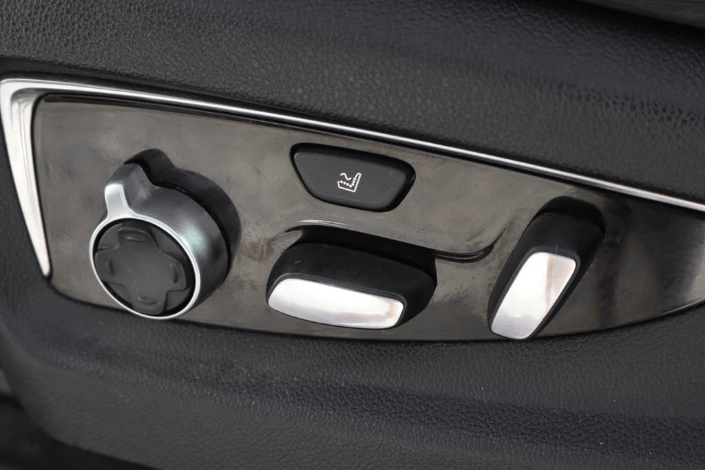 Used 2017 Cadillac Escalade ESV Platinum image 22